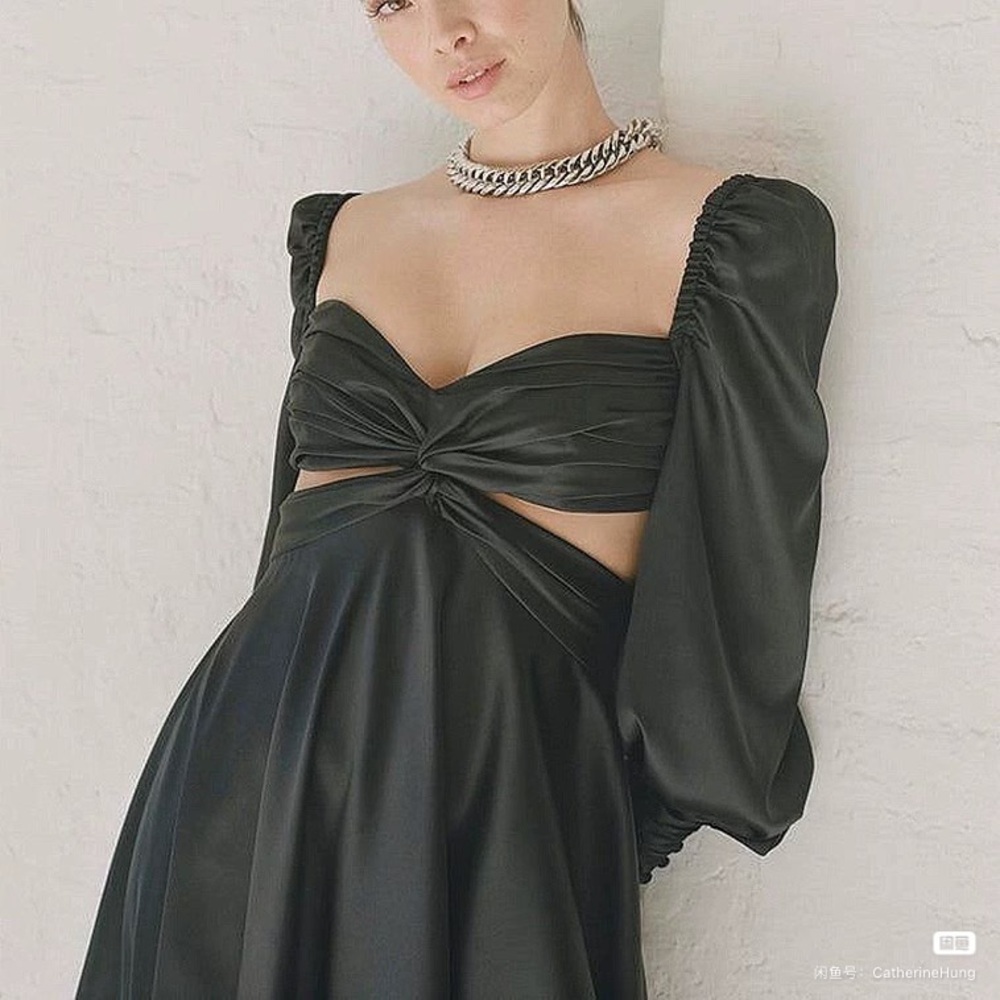 Spotlight Dress in Black